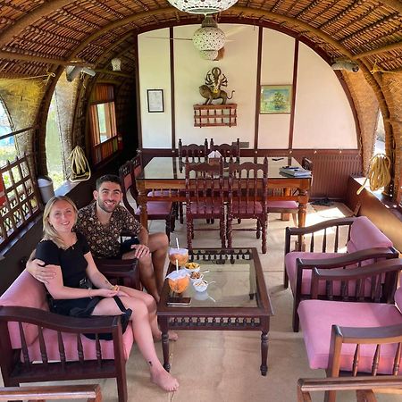 Thara'S Houseboat Hotel Alappuzha Exterior photo
