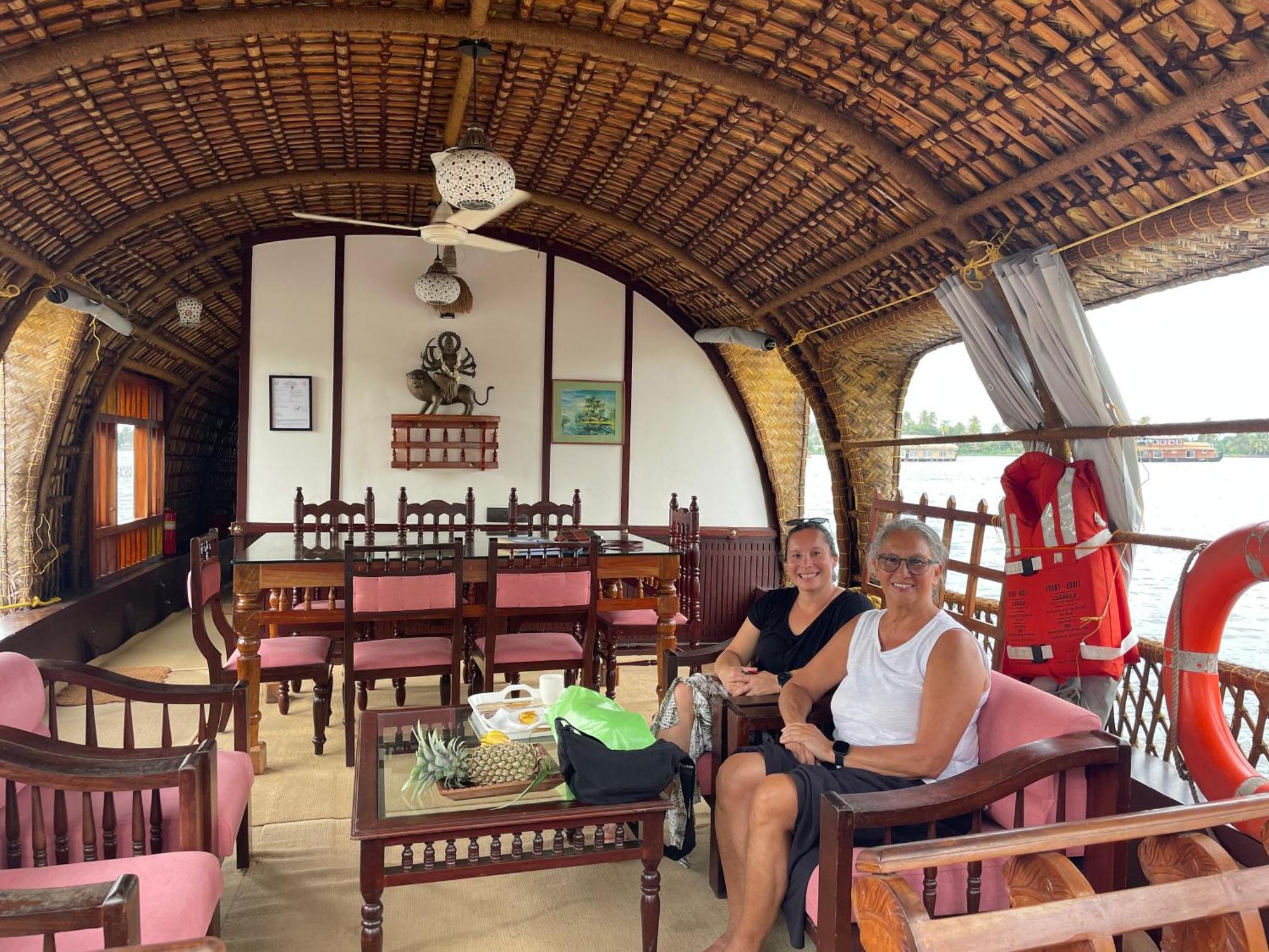 Thara'S Houseboat Hotel Alappuzha Exterior photo