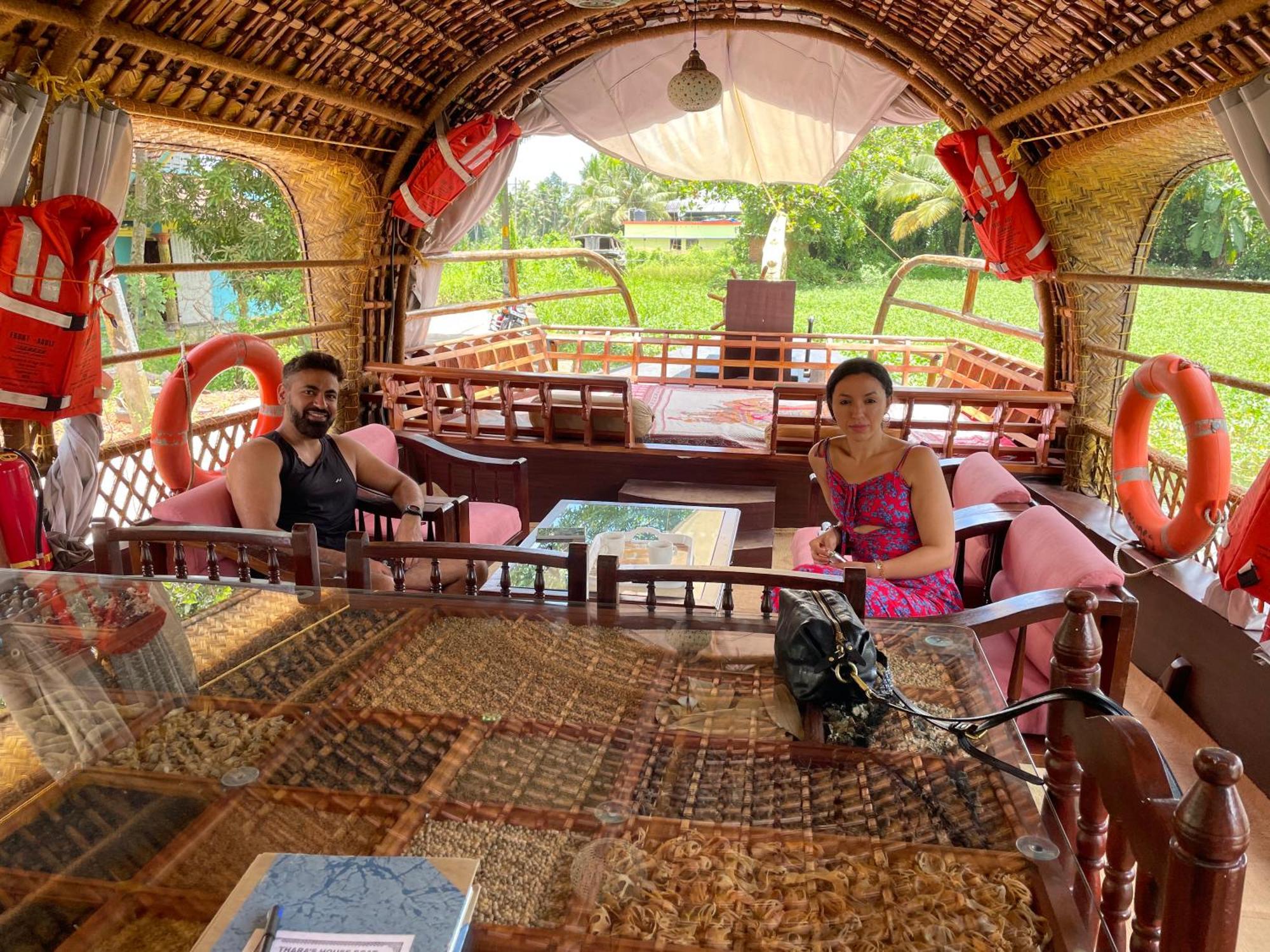 Thara'S Houseboat Hotel Alappuzha Exterior photo